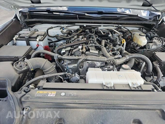 2025 Toyota 4Runner SR5 - miniatura 15