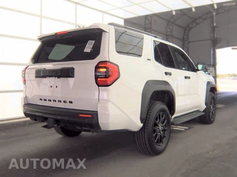 2025 Toyota 4Runner SR5 - miniatura 4