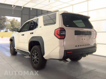 2025 Toyota 4Runner SR5 - miniatura 6