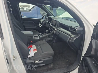 2025 Toyota 4Runner SR5 - miniatura 8