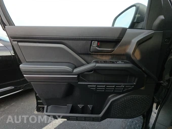 2025 Toyota 4Runner SR5 - miniatura 15
