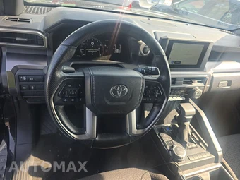 2025 Toyota 4Runner SR5 - miniatura 11