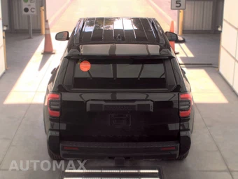2025 Toyota 4Runner SR5 - miniatura 5