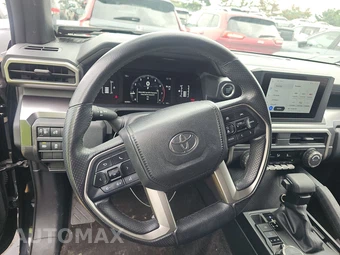 2025 Toyota 4Runner SR5 - miniatura 10