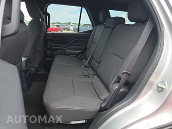 2025 Toyota 4Runner SR5 - miniatura 13