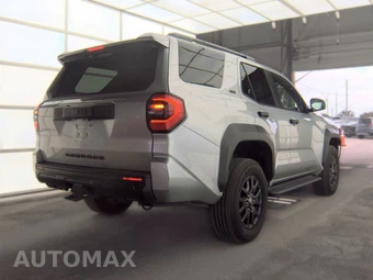2025 Toyota 4Runner SR5 - miniatura 4