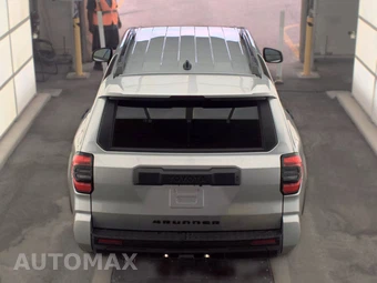 2025 Toyota 4Runner SR5 - miniatura 5