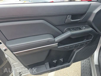 2025 Toyota 4Runner SR5 - miniatura 9