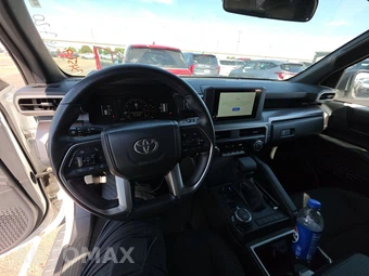 2025 Toyota 4Runner SR5 - miniatura 11