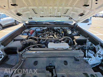 2025 Toyota 4Runner SR5 - miniatura 15