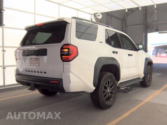 2025 Toyota 4Runner SR5 - miniatura 4