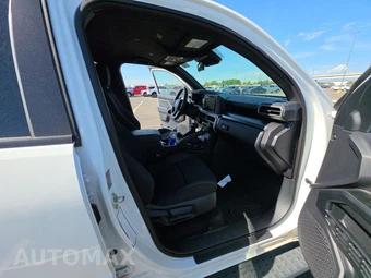 2025 Toyota 4Runner SR5 - miniatura 8