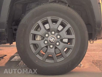 2025 Toyota 4Runner SR5 - miniatura 10