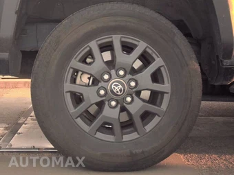2025 Toyota 4Runner SR5 - miniatura 11