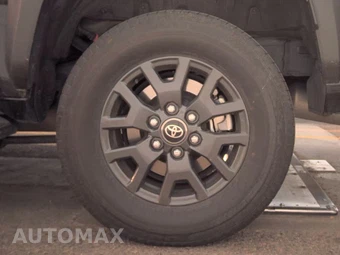 2025 Toyota 4Runner SR5 - miniatura 12