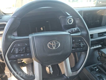 2025 Toyota 4Runner SR5 - miniatura 16