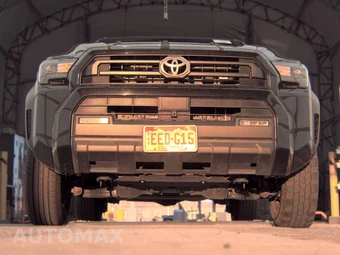 2025 Toyota 4Runner SR5 - miniatura 3