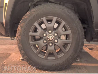 2025 Toyota 4Runner SR5 - miniatura 9