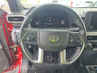 2025 Toyota 4Runner SR5 - miniatura 10