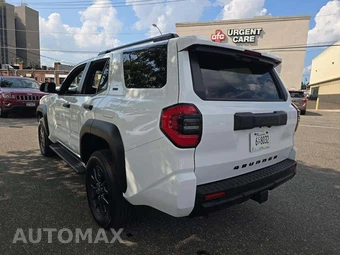2025 Toyota 4Runner SR5 - miniatura 2