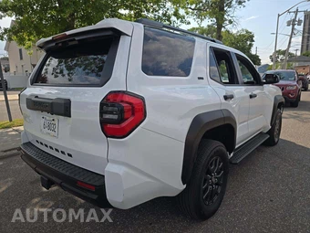 2025 Toyota 4Runner SR5 - miniatura 3