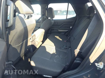 2025 Toyota 4Runner SR5 - miniatura 13