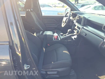 2025 Toyota 4Runner SR5 - miniatura 8