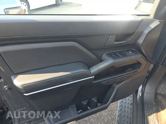 2025 Toyota 4Runner SR5 - miniatura 9