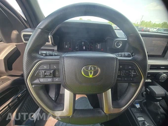 2025 Toyota 4Runner SR5 - miniatura 10