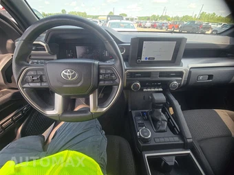 2025 Toyota 4Runner SR5 - miniatura 11