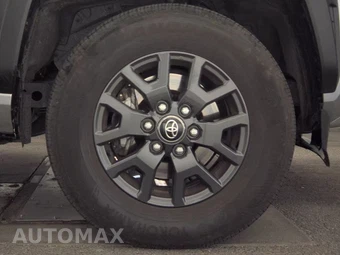 2025 Toyota 4Runner SR5 - miniatura 10
