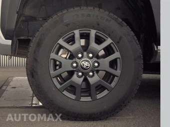2025 Toyota 4Runner SR5 - miniatura 11