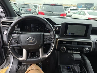 2025 Toyota 4Runner SR5 - miniatura 17