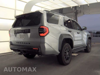 2025 Toyota 4Runner SR5 - miniatura 5
