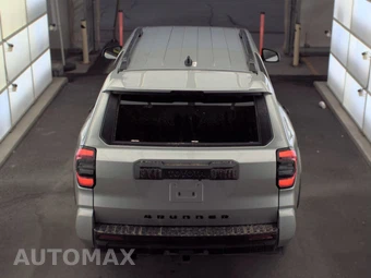 2025 Toyota 4Runner SR5 - miniatura 6