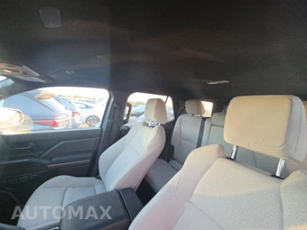 2025 Toyota 4Runner SR5 - miniatura 15