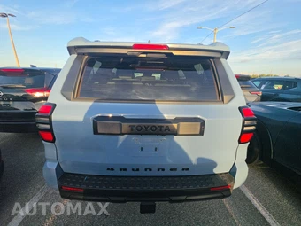 2025 Toyota 4Runner SR5 - miniatura 5
