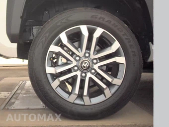 2025 Toyota 4Runner SR5 - miniatura 11