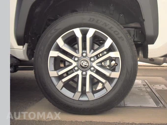 2025 Toyota 4Runner SR5 - miniatura 12