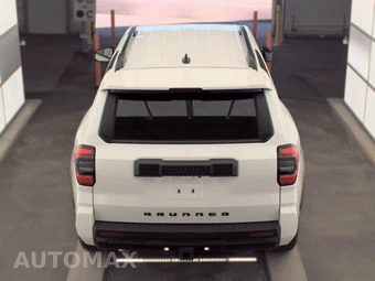 2025 Toyota 4Runner SR5 - miniatura 6