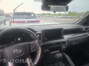 2025 Toyota 4Runner SR5 - miniatura 11