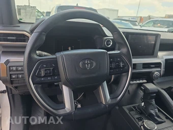 2025 Toyota 4Runner SR5 - miniatura 10