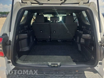 2025 Toyota 4Runner SR5 - miniatura 16