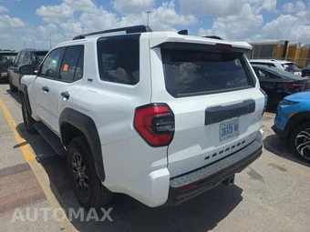 2025 Toyota 4Runner SR5 - miniatura 6
