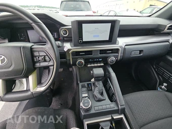 2025 Toyota 4Runner SR5 - miniatura 11