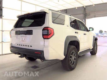 2025 Toyota 4Runner SR5 - miniatura 4