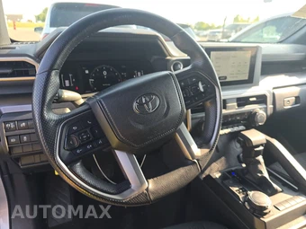 2025 Toyota 4Runner SR5 - miniatura 10
