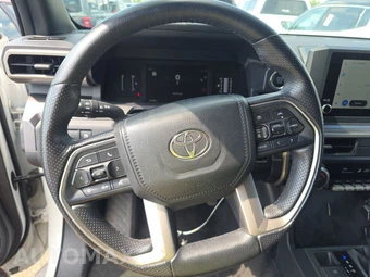 2025 Toyota 4Runner SR5 - miniatura 10