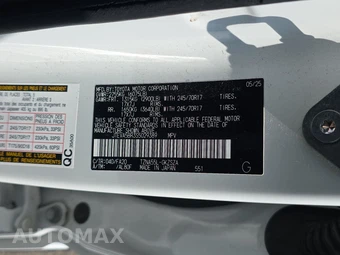2025 Toyota 4Runner SR5 - miniatura 14