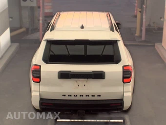 2025 Toyota 4Runner SR5 - miniatura 5